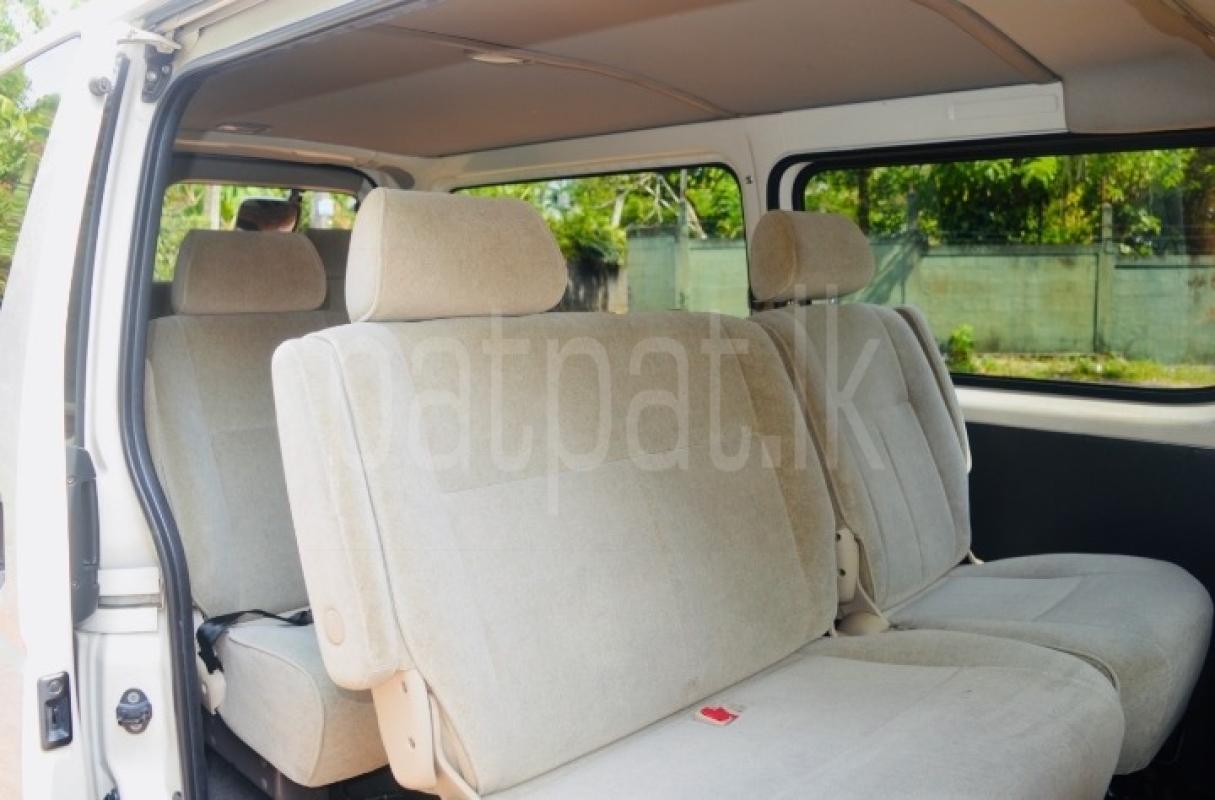 Toyota Hiace 2015 - பயன்படுத்தப்பட்டது வேன் sale in Sri Lanka - patpat.lk