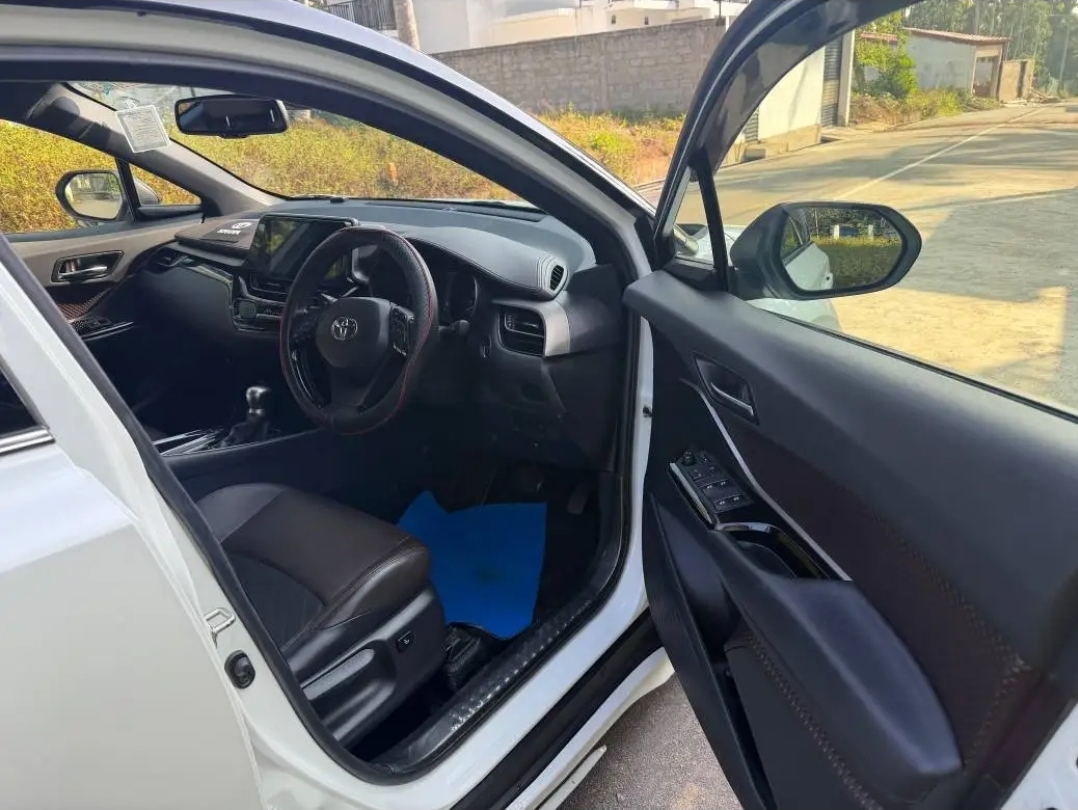 Toyota CHR 2018 - Used SUV sale in Sri Lanka - patpat.lk