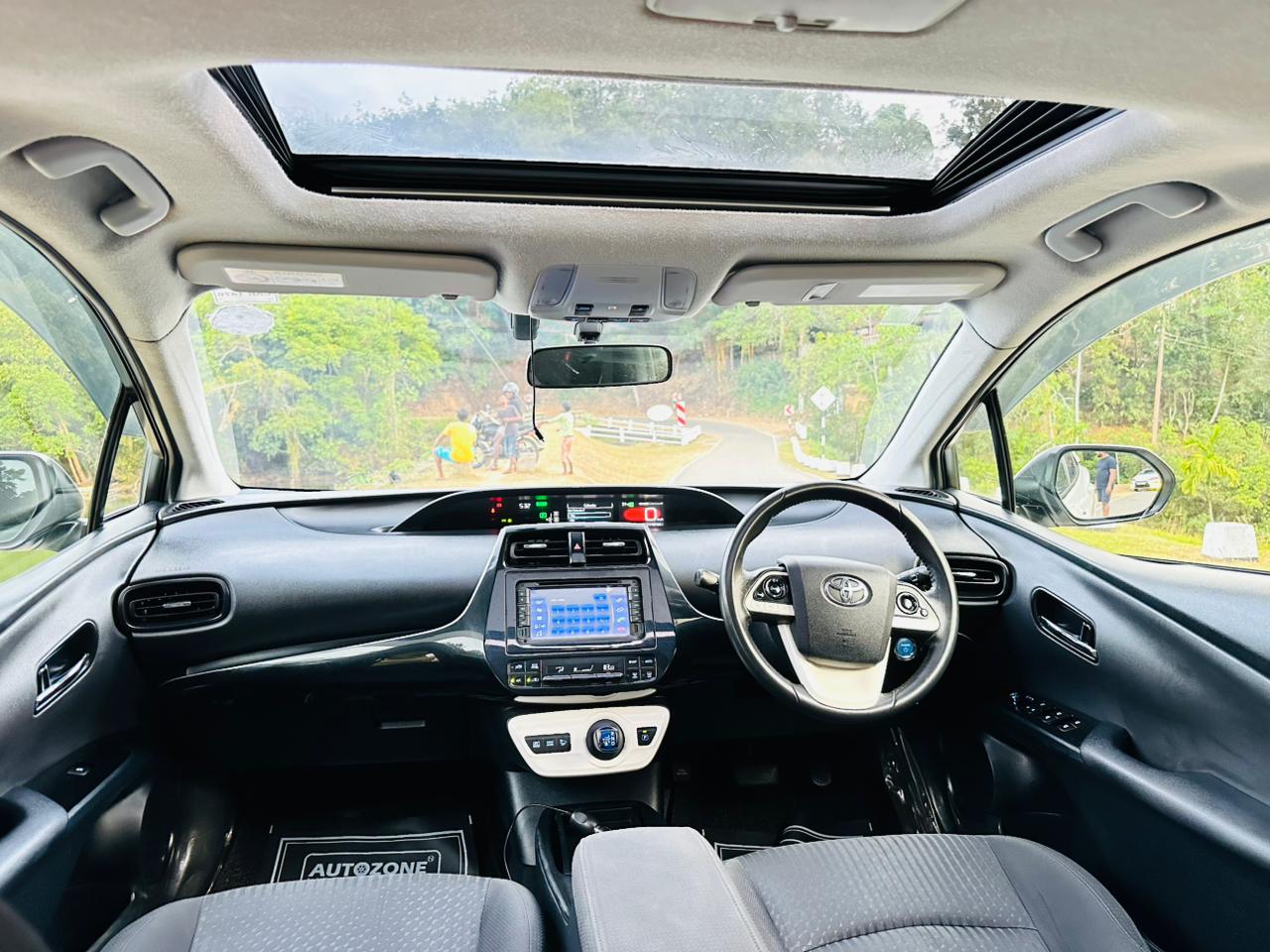 Toyota Prius 2016 - பயன்படுத்தப்பட்டது கார் sale in Sri Lanka - patpat.lk