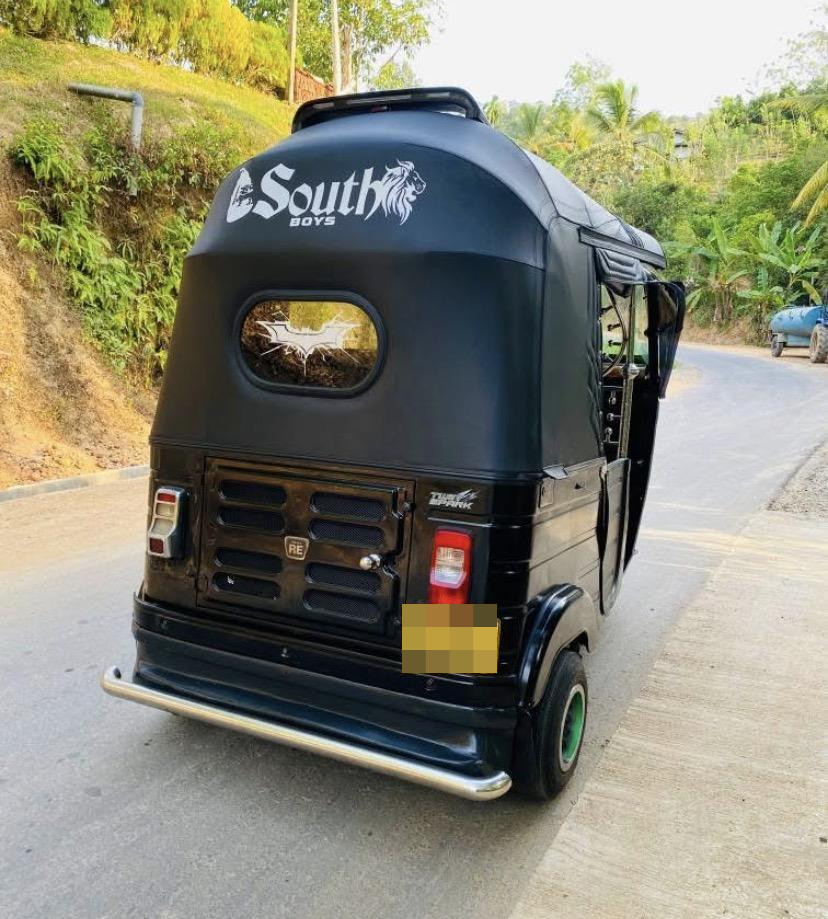 Bajaj Three Wheel 2015 - பயன்படுத்தப்பட்டது முச்சக்கர வண்டி sale in Sri Lanka - patpat.lk