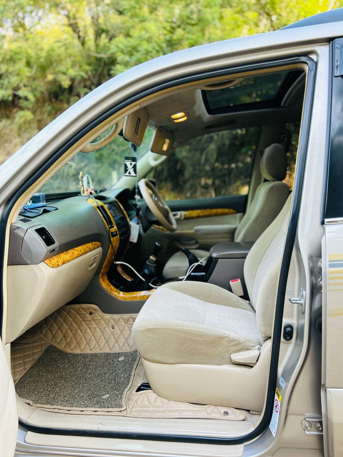 Toyota Land Cruiser Prado 2004 - பயன்படுத்தப்பட்டது SUV sale in Sri Lanka - patpat.lk