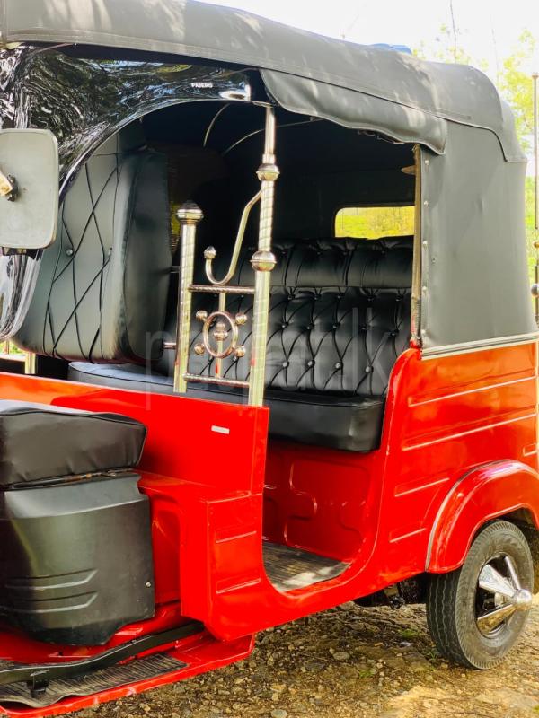 Bajaj 4 stroke 2016 - பயன்படுத்தப்பட்டது முச்சக்கர வண்டி sale in Sri Lanka - patpat.lk