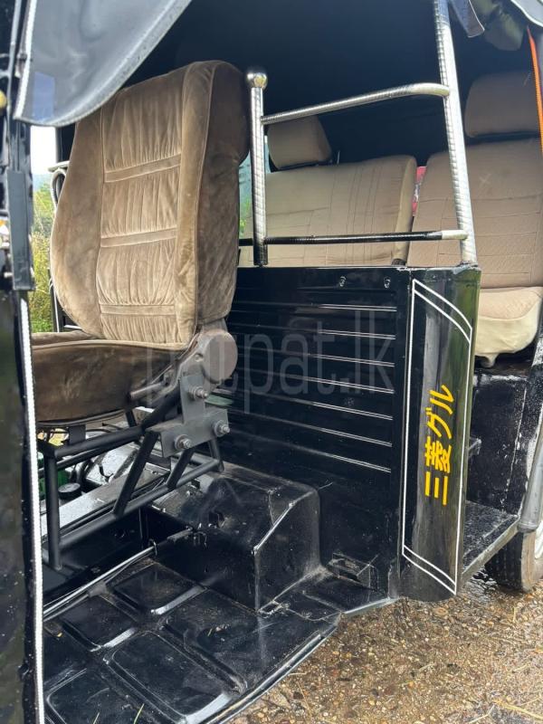 Advertisement image 6