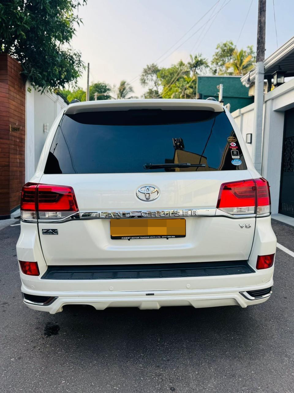 Toyota Land Cruiser Prado 2014 - பயன்படுத்தப்பட்டது SUV sale in Sri Lanka - patpat.lk