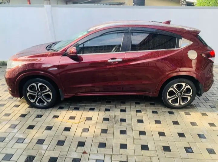 Honda Vezel 2014 - பயன்படுத்தப்பட்டது SUV sale in Sri Lanka - patpat.lk