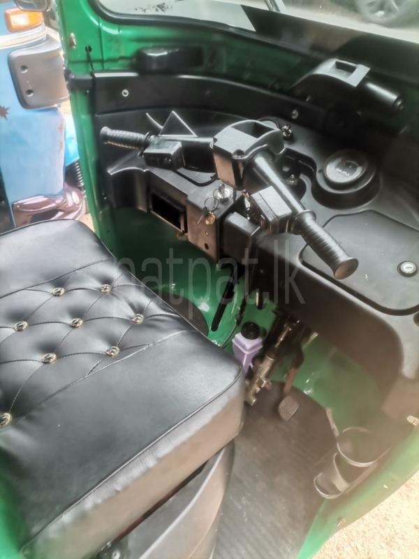 Bajaj Three Wheel 2016 - மறுசீரமைக்கப்பட்டது முச்சக்கர வண்டி sale in Sri Lanka - patpat.lk
