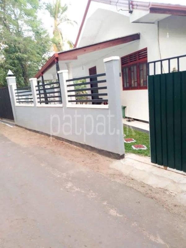 House for Sale in Minuwangoda ads-image-1