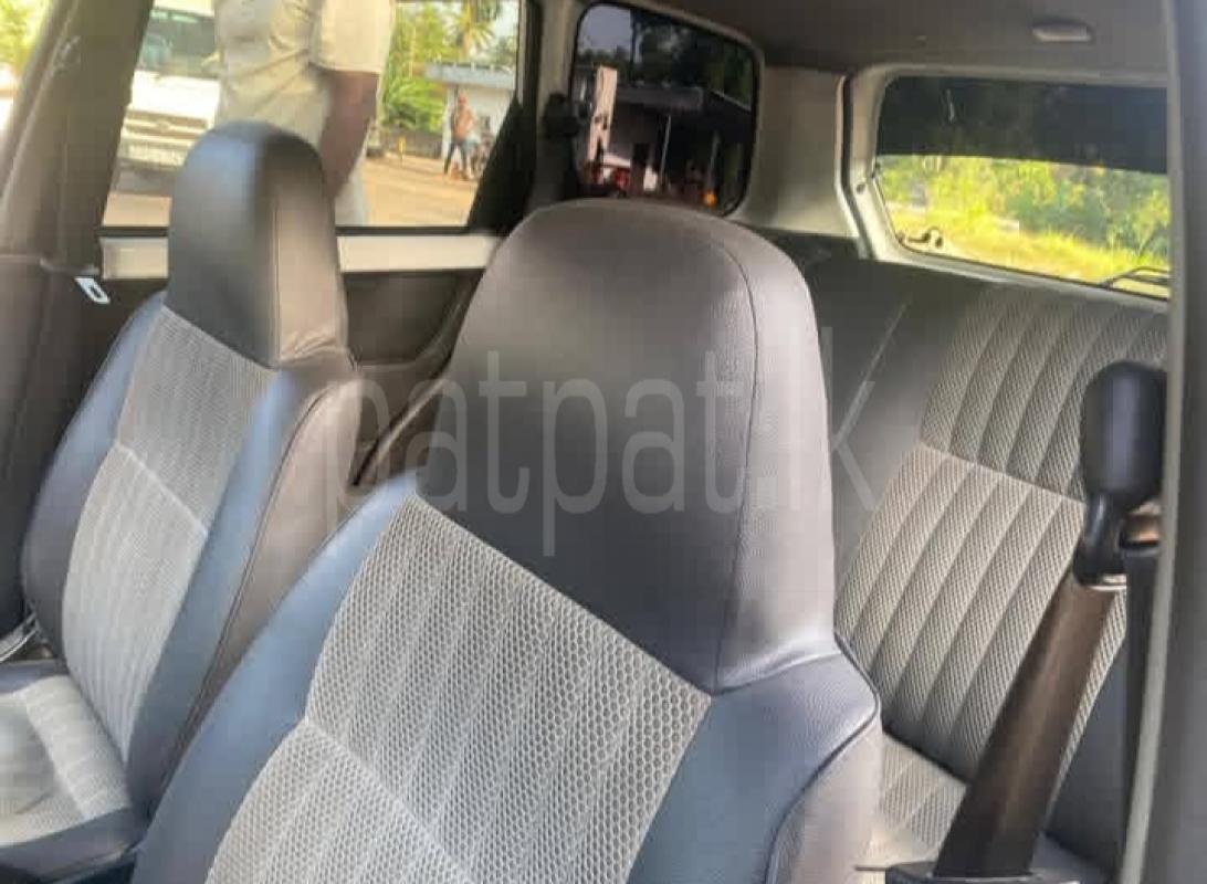 Nissan Wingroad 2002 - Used Car sale in Sri Lanka - patpat.lk