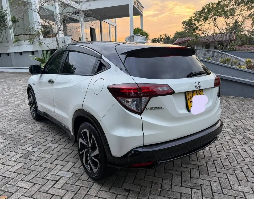 Honda Vezel 2016 - Used SUV sale in Sri Lanka - patpat.lk