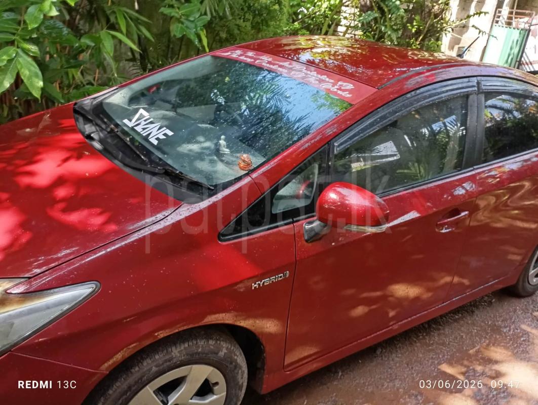 Toyota Prius 2011 - பயன்படுத்தப்பட்டது கார் sale in Sri Lanka - patpat.lk
