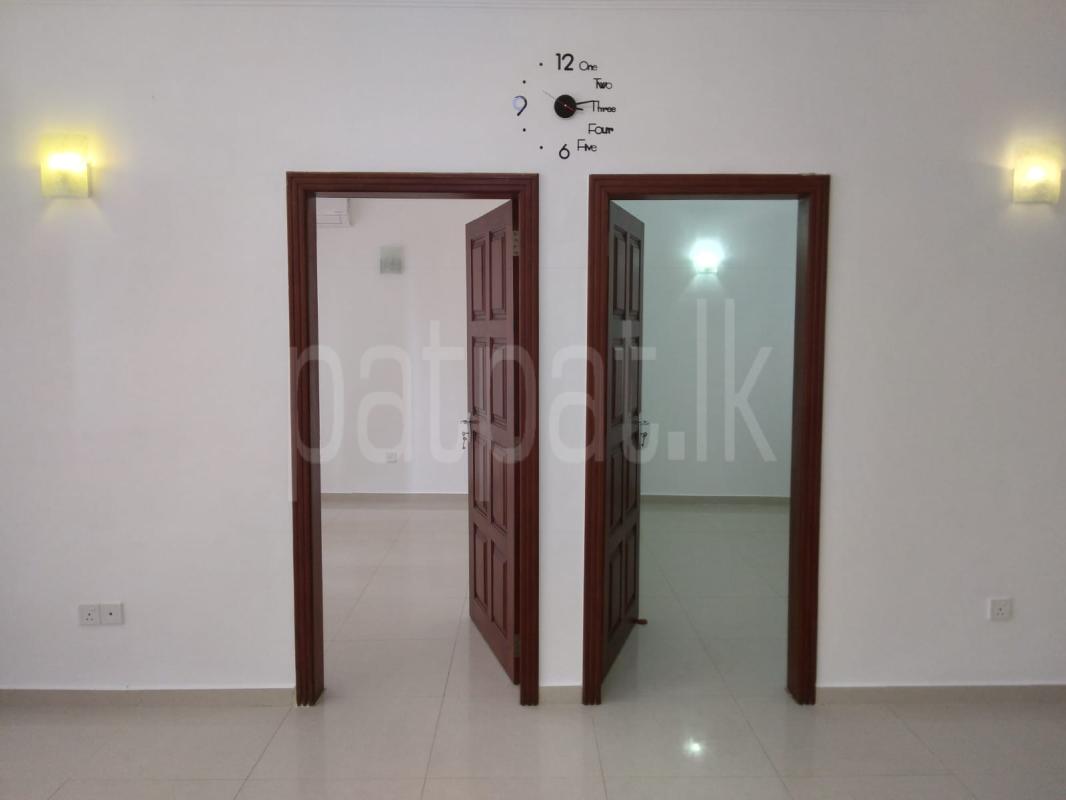 Unfurnished Apartment for Sale in Wellawatta (Colombo 06) ads-image-1