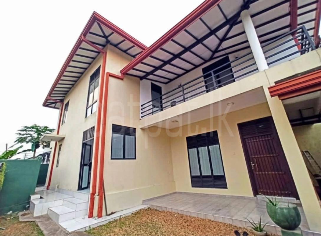 House for Sale in Kahathuduwa ads-image-1