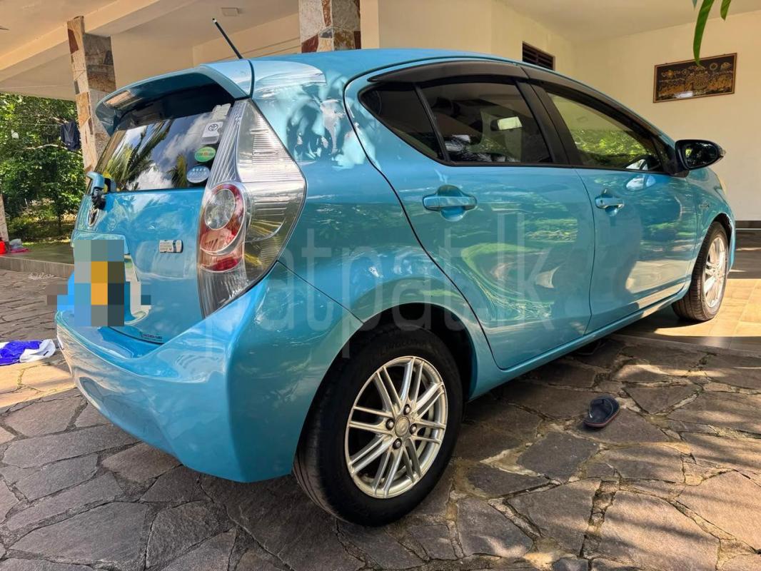 Toyota Aqua 2013 - மறுசீரமைக்கப்பட்டது கார் sale in Sri Lanka - patpat.lk