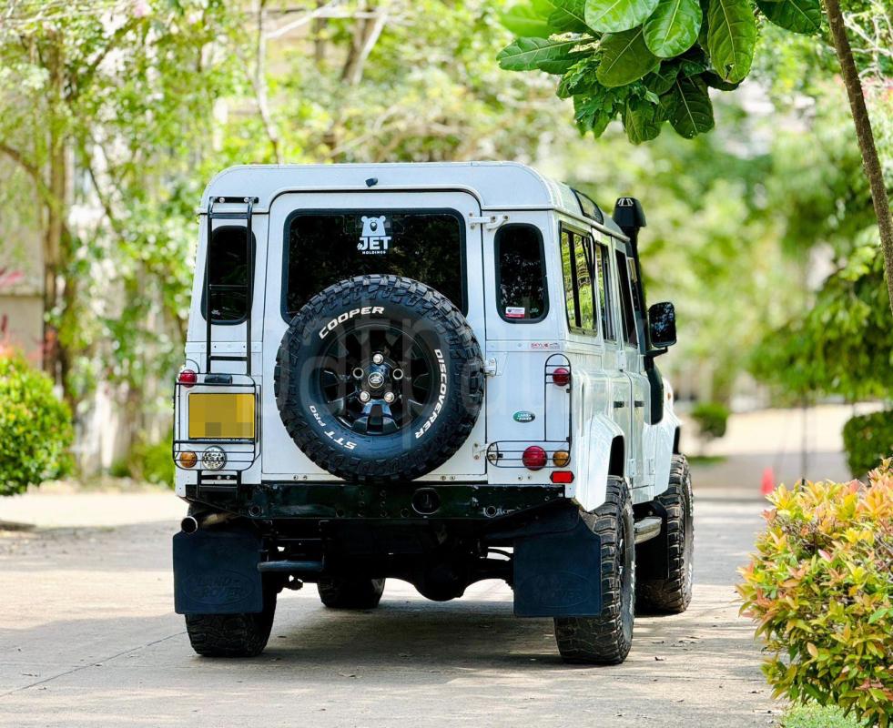 Land Rover Defender 1991 - பயன்படுத்தப்பட்டது SUV sale in Sri Lanka - patpat.lk