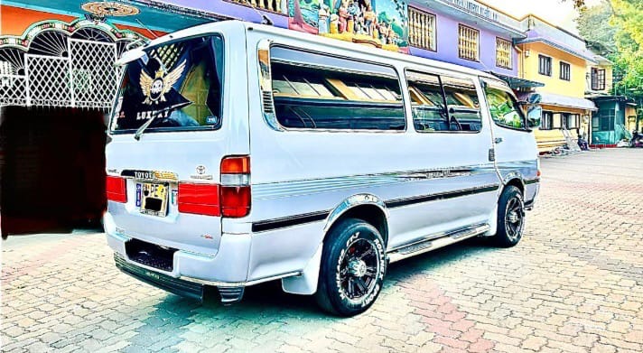 Toyota LH113 2000 - பயன்படுத்தப்பட்டது வேன் sale in Sri Lanka - patpat.lk