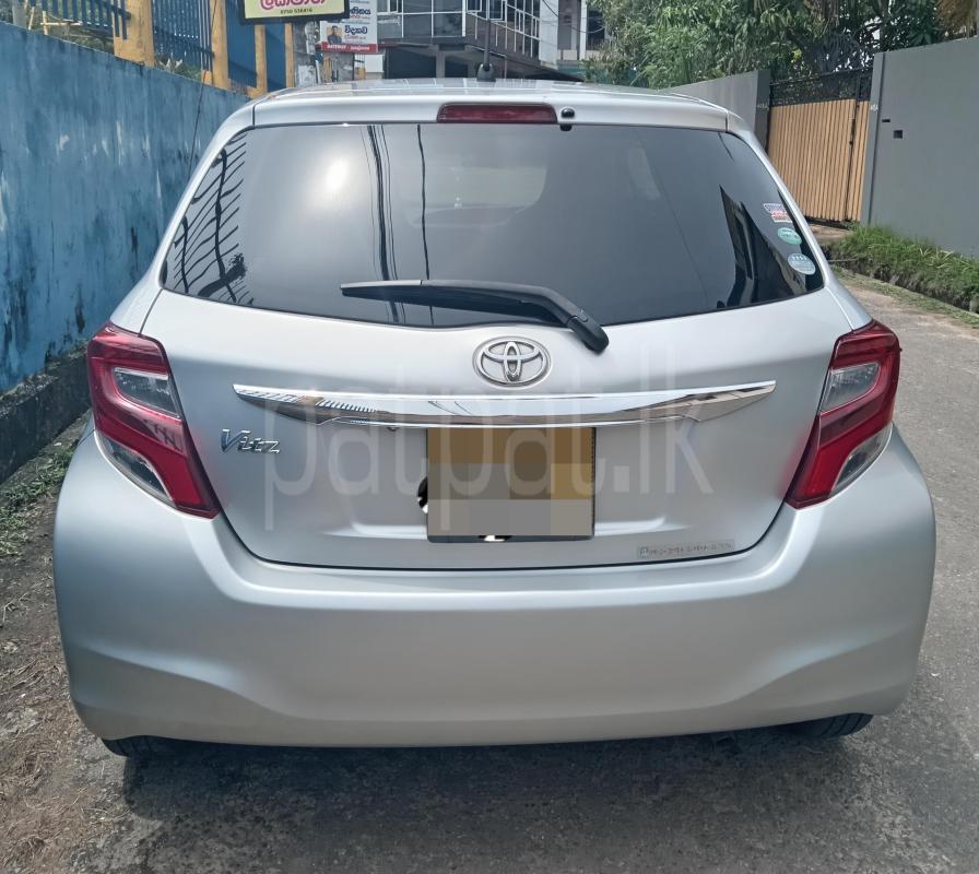 Toyota Vitz 2015 - பயன்படுத்தப்பட்டது கார் sale in Sri Lanka - patpat.lk