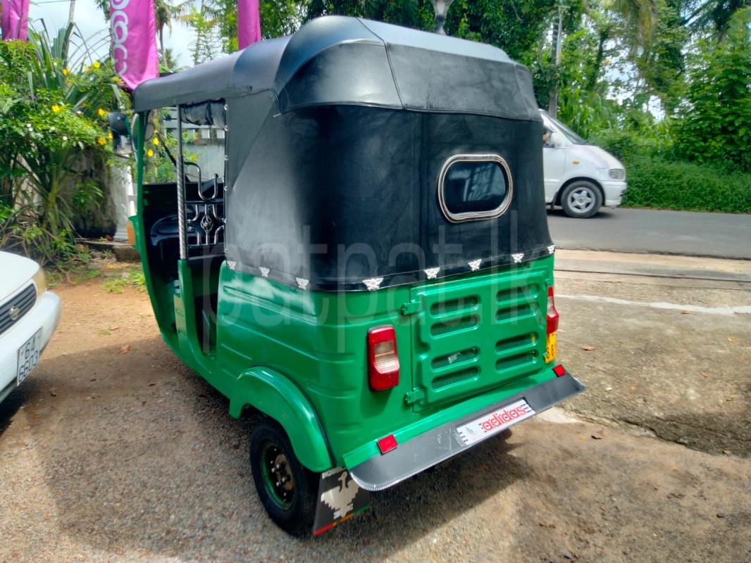 Bajaj 4 stroke 2011 - பயன்படுத்தப்பட்டது முச்சக்கர வண்டி sale in Sri Lanka - patpat.lk
