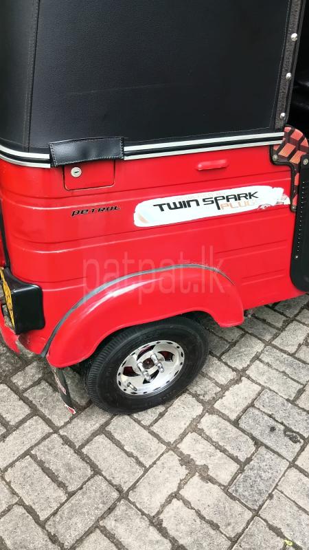 Bajaj 4 stroke 2015 - பயன்படுத்தப்பட்டது முச்சக்கர வண்டி sale in Sri Lanka - patpat.lk