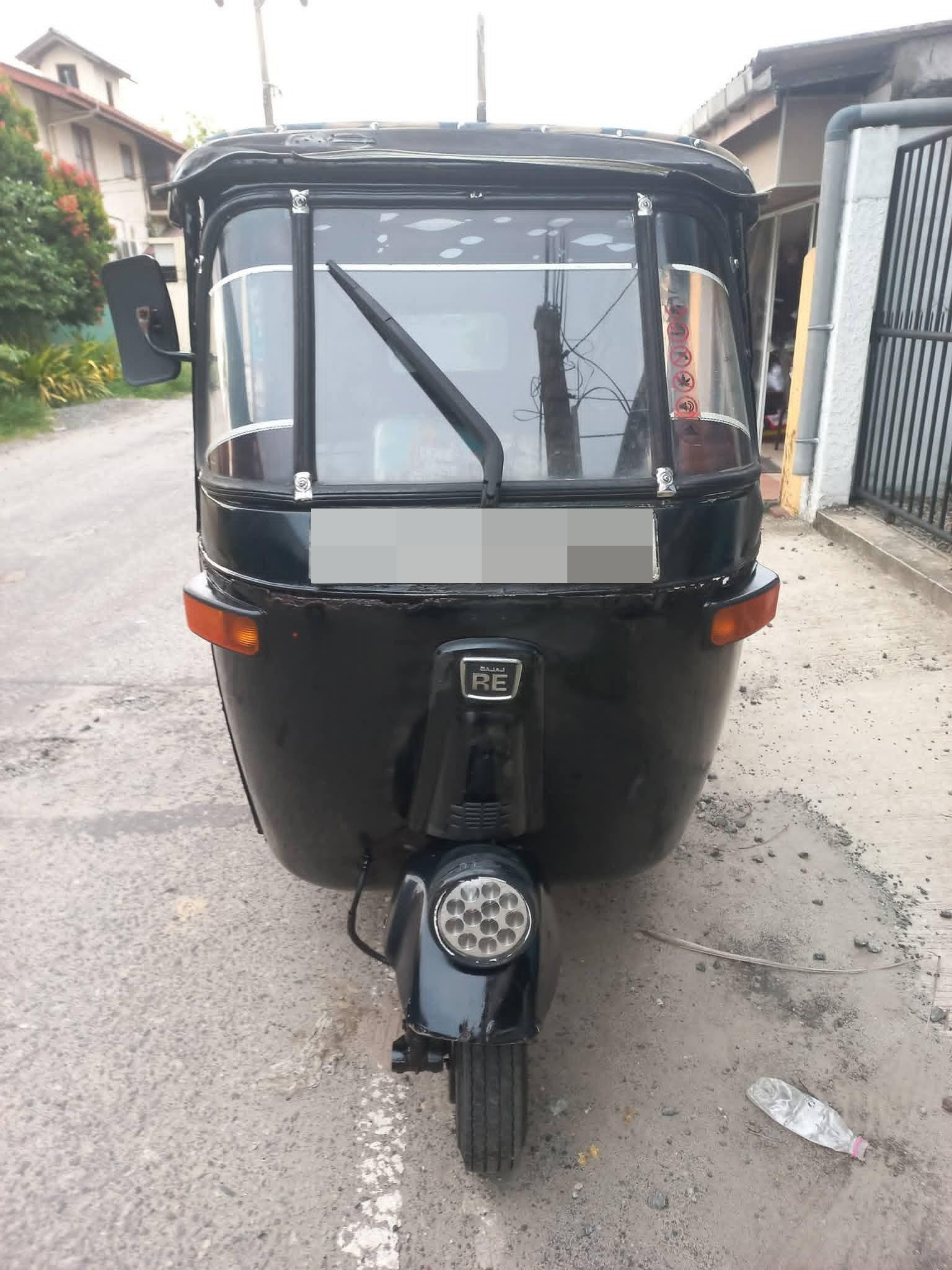 Bajaj Three Wheel 2006 - பயன்படுத்தப்பட்டது முச்சக்கர வண்டி sale in Sri Lanka - patpat.lk