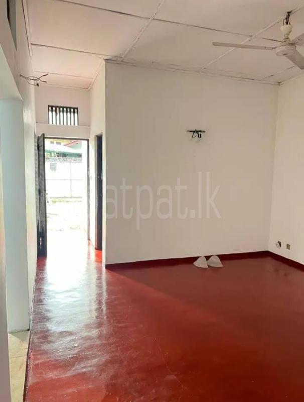 House for Sale in Athurugiriya