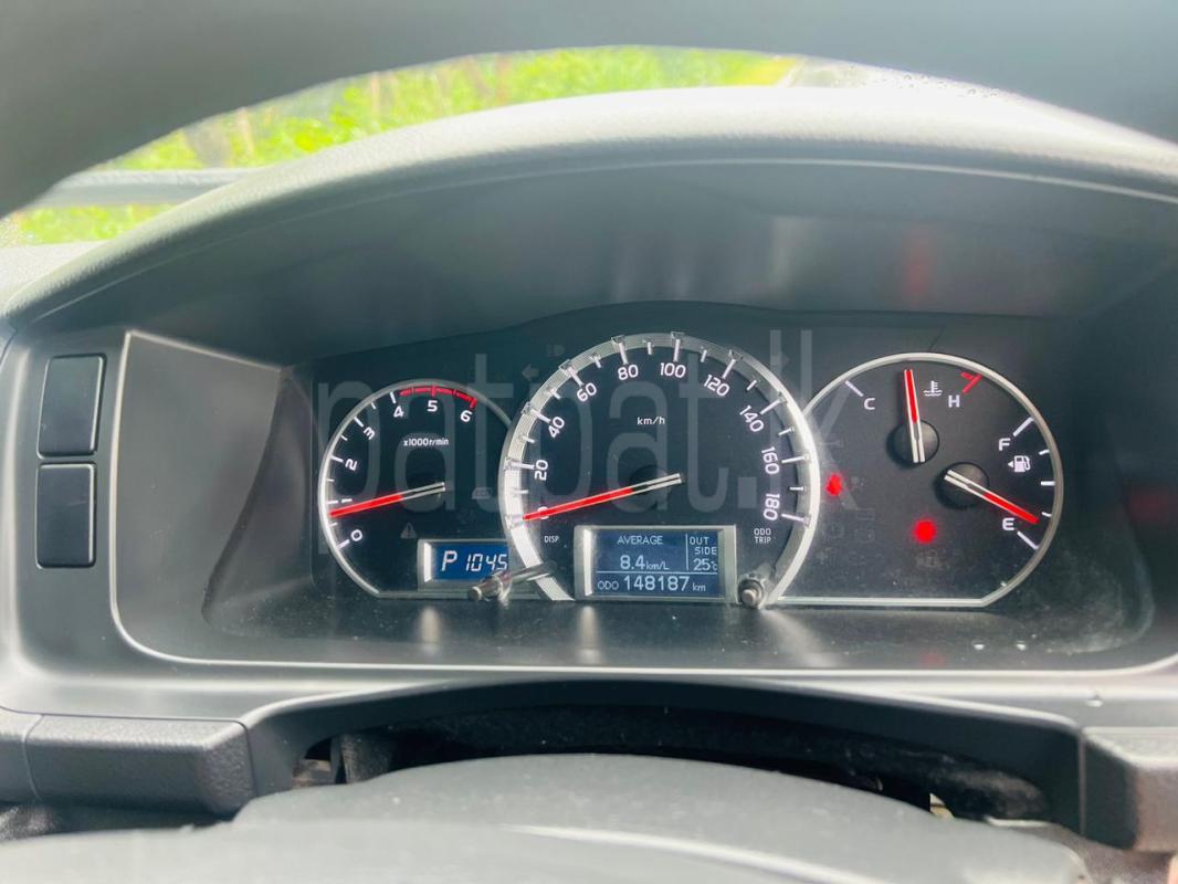 Toyota Hiace 2014 - பயன்படுத்தப்பட்டது வேன் sale in Sri Lanka - patpat.lk