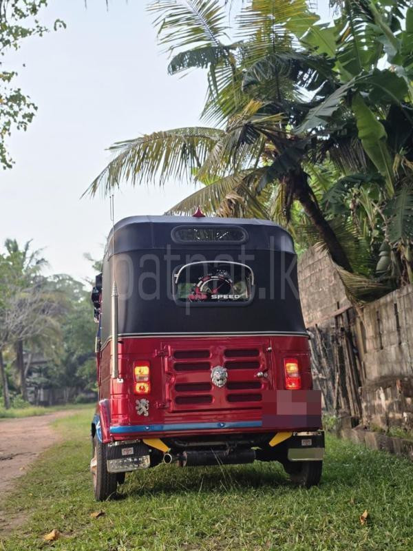 Bajaj Three Wheel 2015 - பயன்படுத்தப்பட்டது முச்சக்கர வண்டி sale in Sri Lanka - patpat.lk