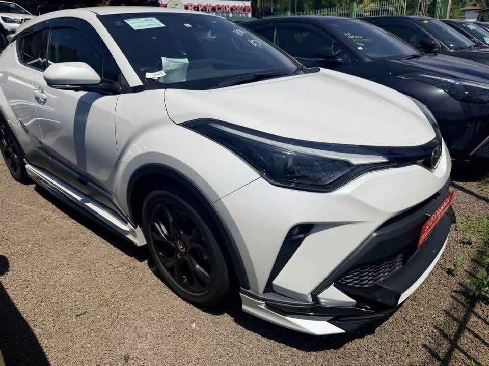 Toyota CHR 2024 ads-image-1