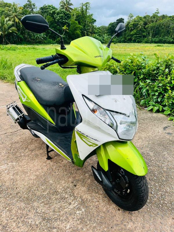 Honda Dio 2017 - பயன்படுத்தப்பட்டது பைக் sale in Sri Lanka - patpat.lk