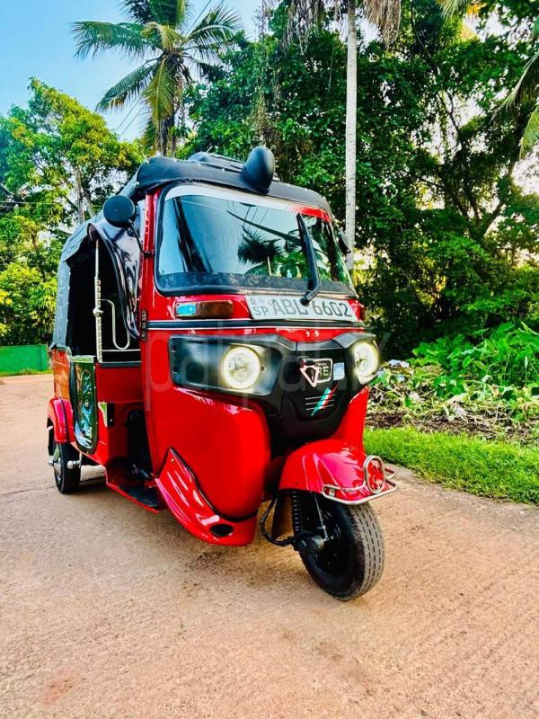 Bajaj 4 stroke 2016 - பயன்படுத்தப்பட்டது முச்சக்கர வண்டி sale in Sri Lanka - patpat.lk