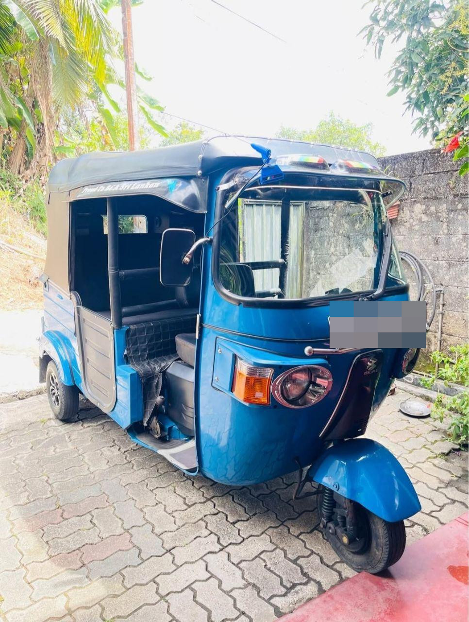 Bajaj Three Wheel 2009