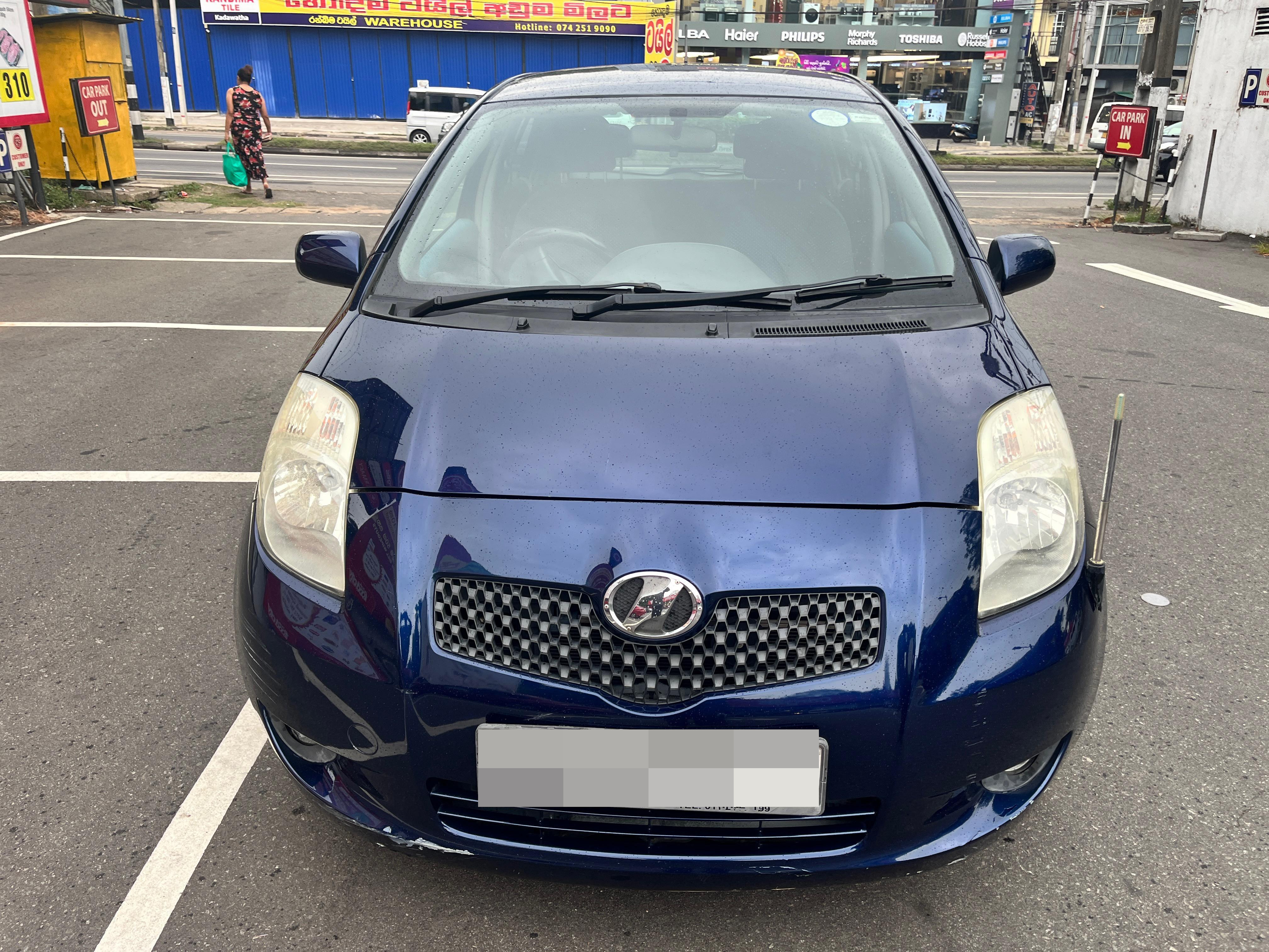 Toyota Vitz 2005 ads-image-1