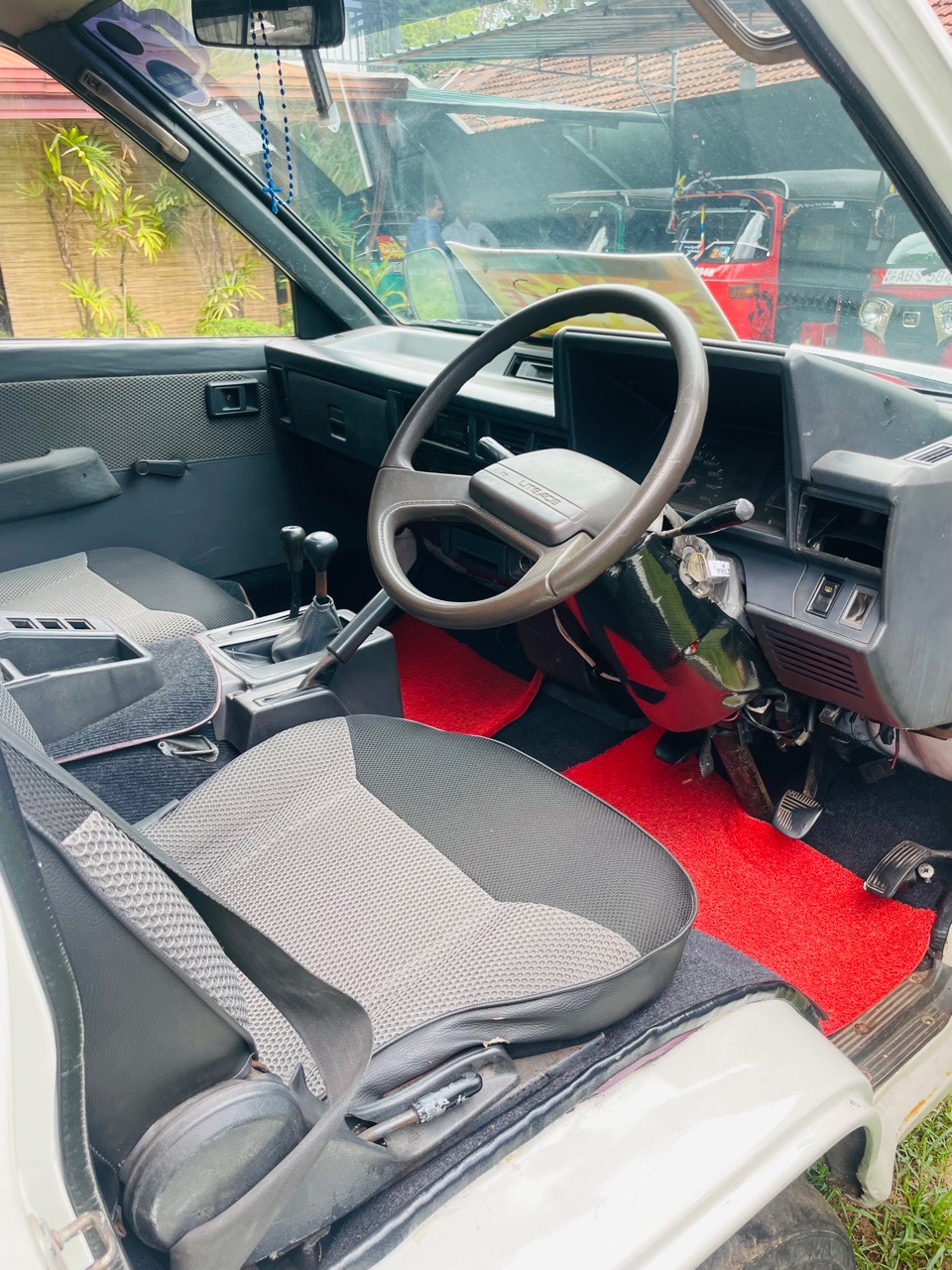 Toyota LiteAce 1990 - பயன்படுத்தப்பட்டது வேன் sale in Sri Lanka - patpat.lk