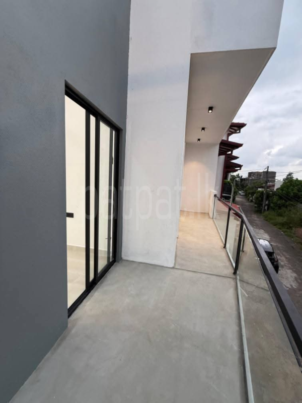 House for Sale in Athurugiriya