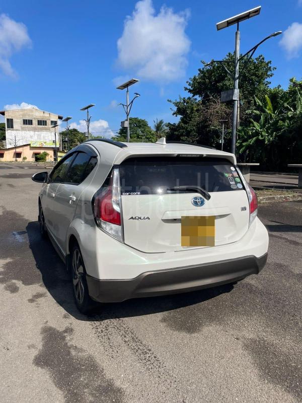 Toyota Aqua 2015 - භාවිතා කරන ලද කාර් sale in Sri Lanka - patpat.lk