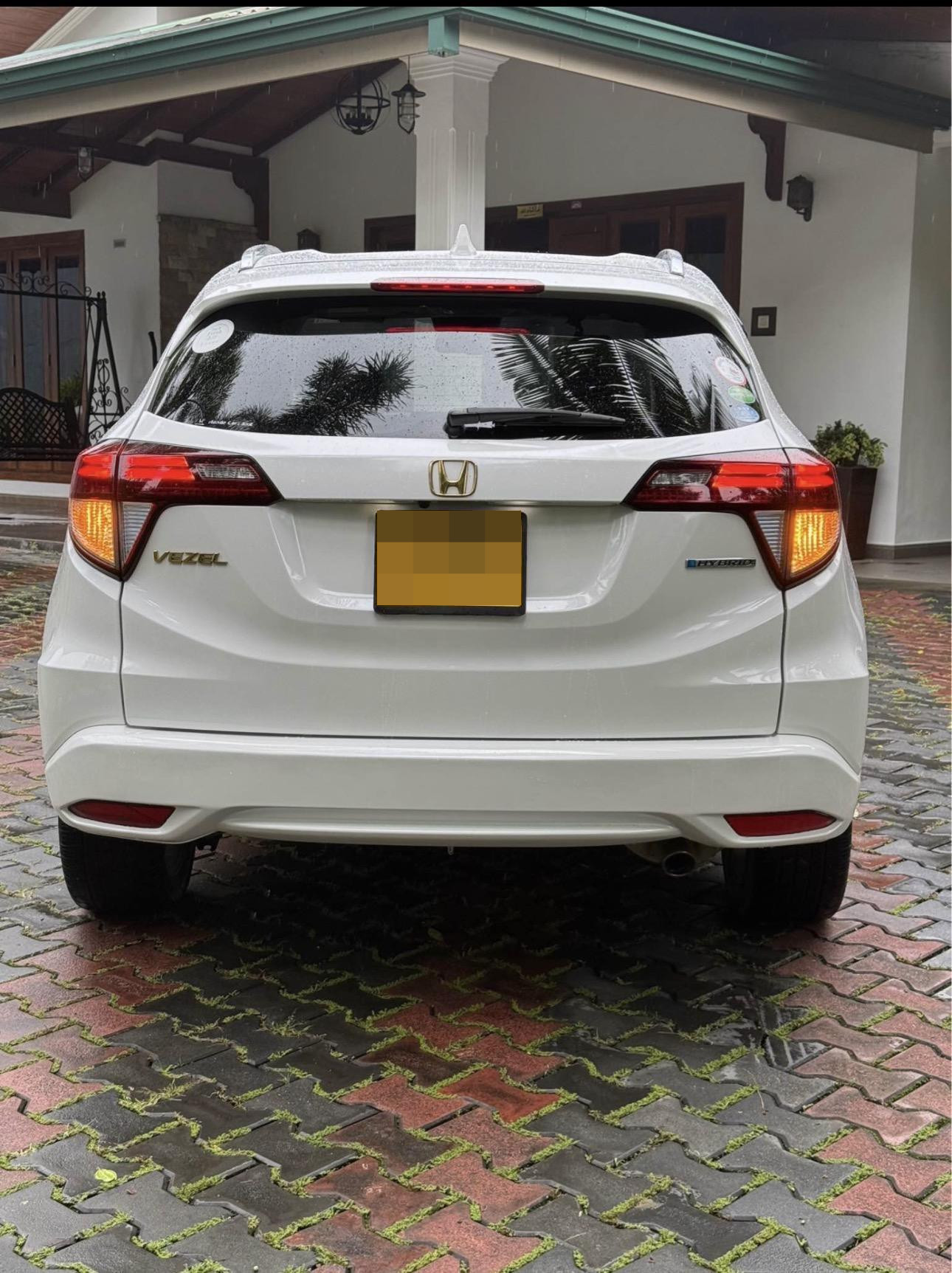 Honda Vezel 2014 - பயன்படுத்தப்பட்டது SUV sale in Sri Lanka - patpat.lk
