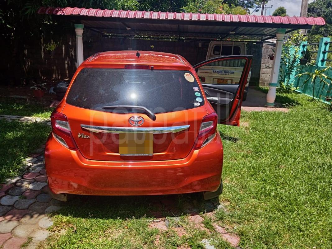 Toyota Vitz 2016 - பயன்படுத்தப்பட்டது கார் sale in Sri Lanka - patpat.lk