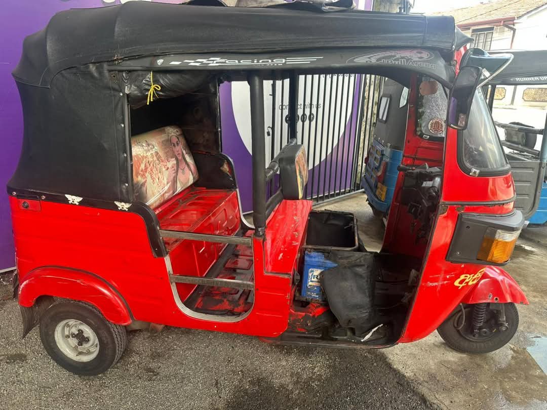 Bajaj 4 stroke 2010 - பயன்படுத்தப்பட்டது முச்சக்கர வண்டி sale in Sri Lanka - patpat.lk