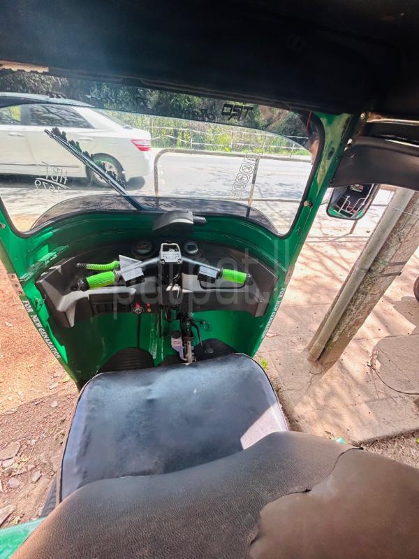 Bajaj Three Wheel 2012 - Used Three wheeler sale in Sri Lanka - patpat.lk