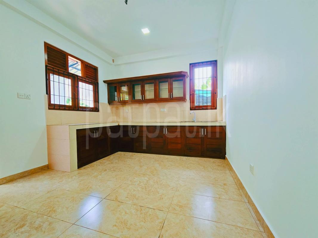 House for Sale in Alubomulla