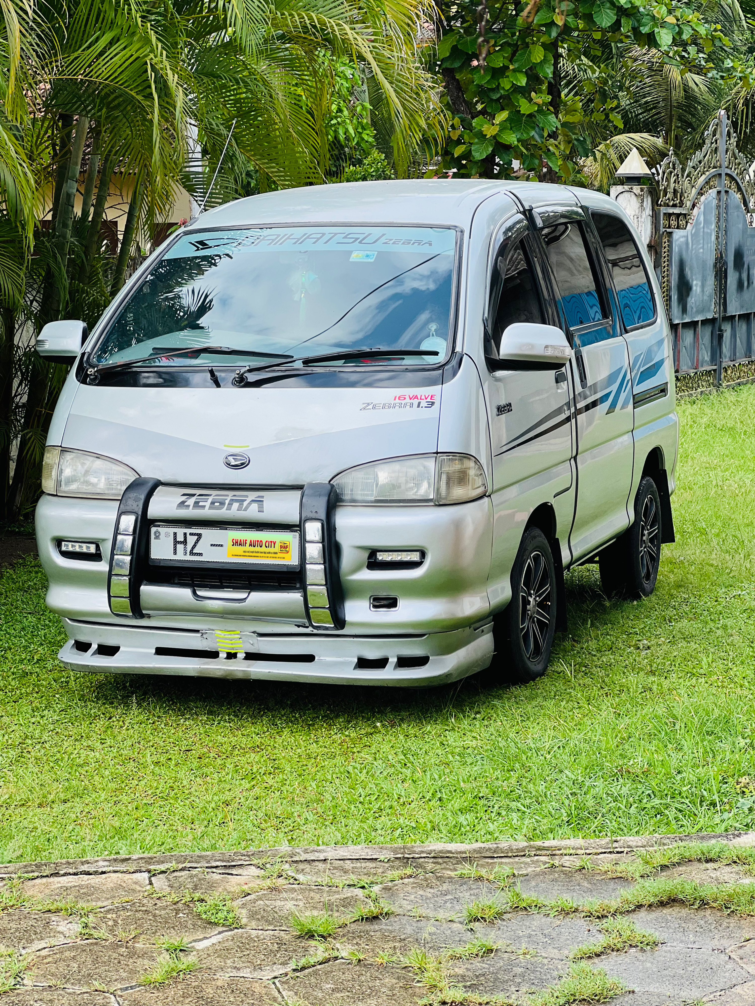 Daihatsu Zebra 1999 - பயன்படுத்தப்பட்டது வேன் sale in Sri Lanka - patpat.lk