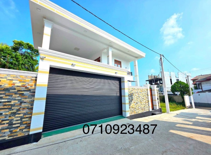 House for Sale in Boralesgamuwa ads-image-1