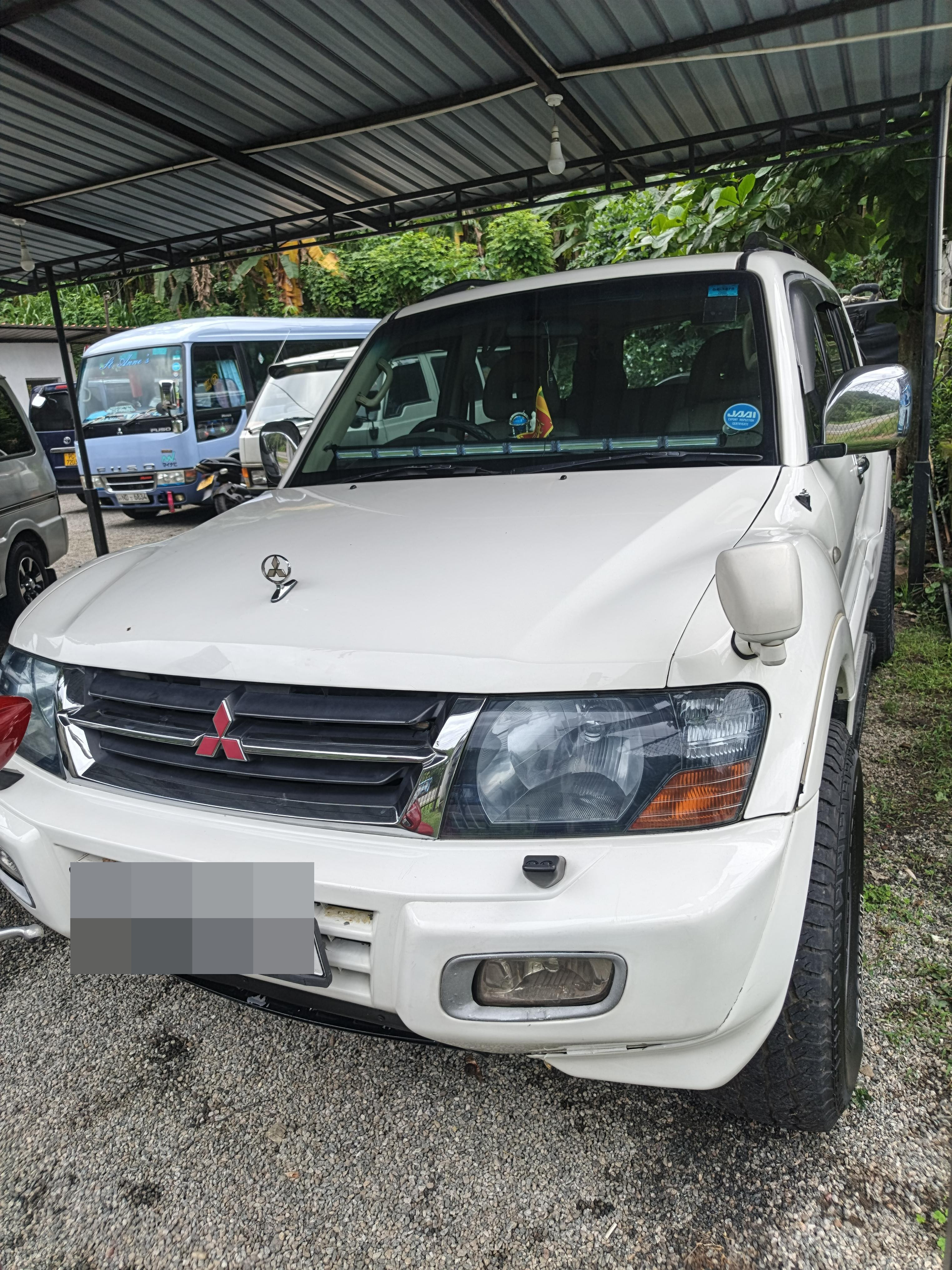 Mitsubishi Montero Sport 2000 - භාවිතා කරන ලද SUV රථය sale in Sri Lanka - patpat.lk