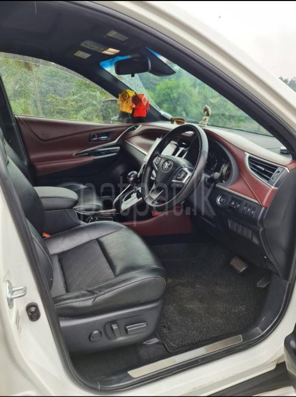 Toyota Harrier 2017 - பயன்படுத்தப்பட்டது SUV sale in Sri Lanka - patpat.lk