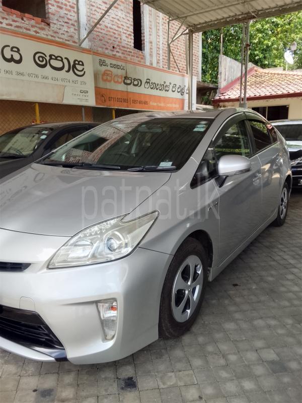 Toyota Prius 2013 - மறுசீரமைக்கப்பட்டது கார் sale in Sri Lanka - patpat.lk