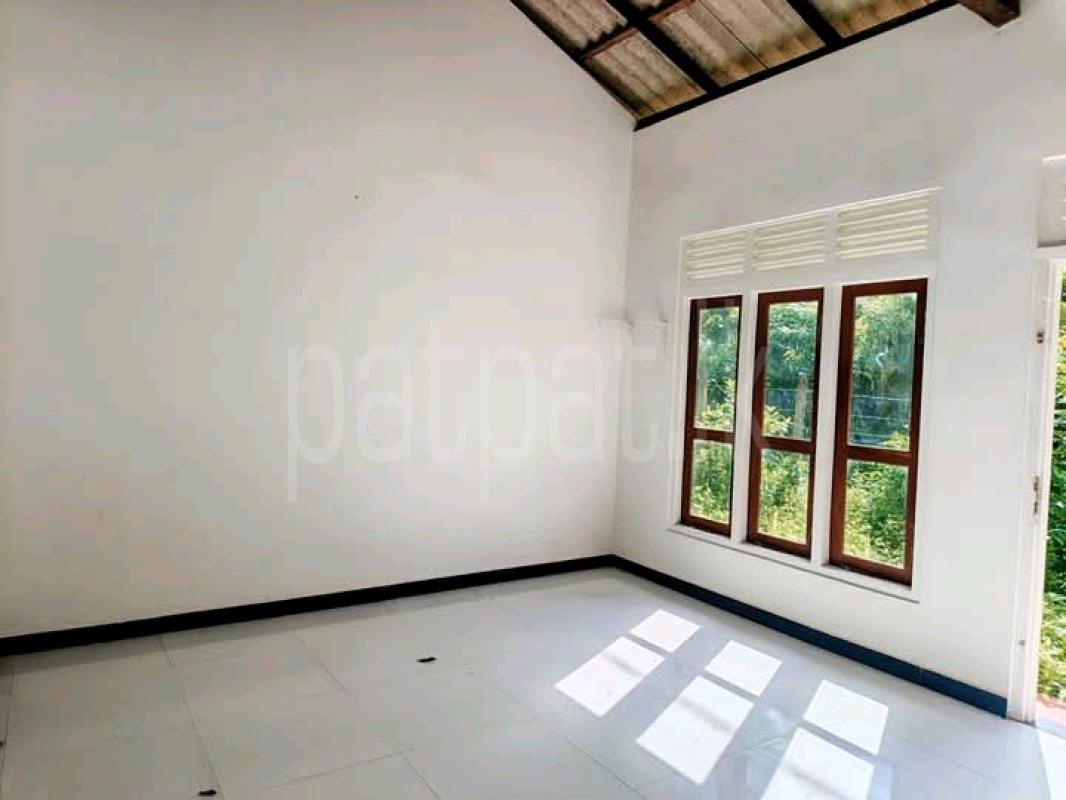 House for Sale in Nittambuwa