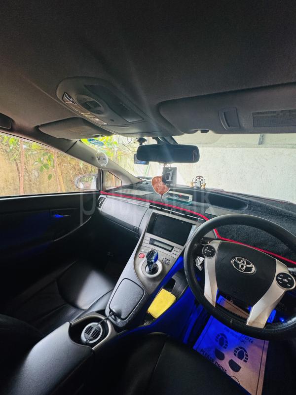 Toyota Prius 2012 - භාවිතා කරන ලද කාර් sale in Sri Lanka - patpat.lk