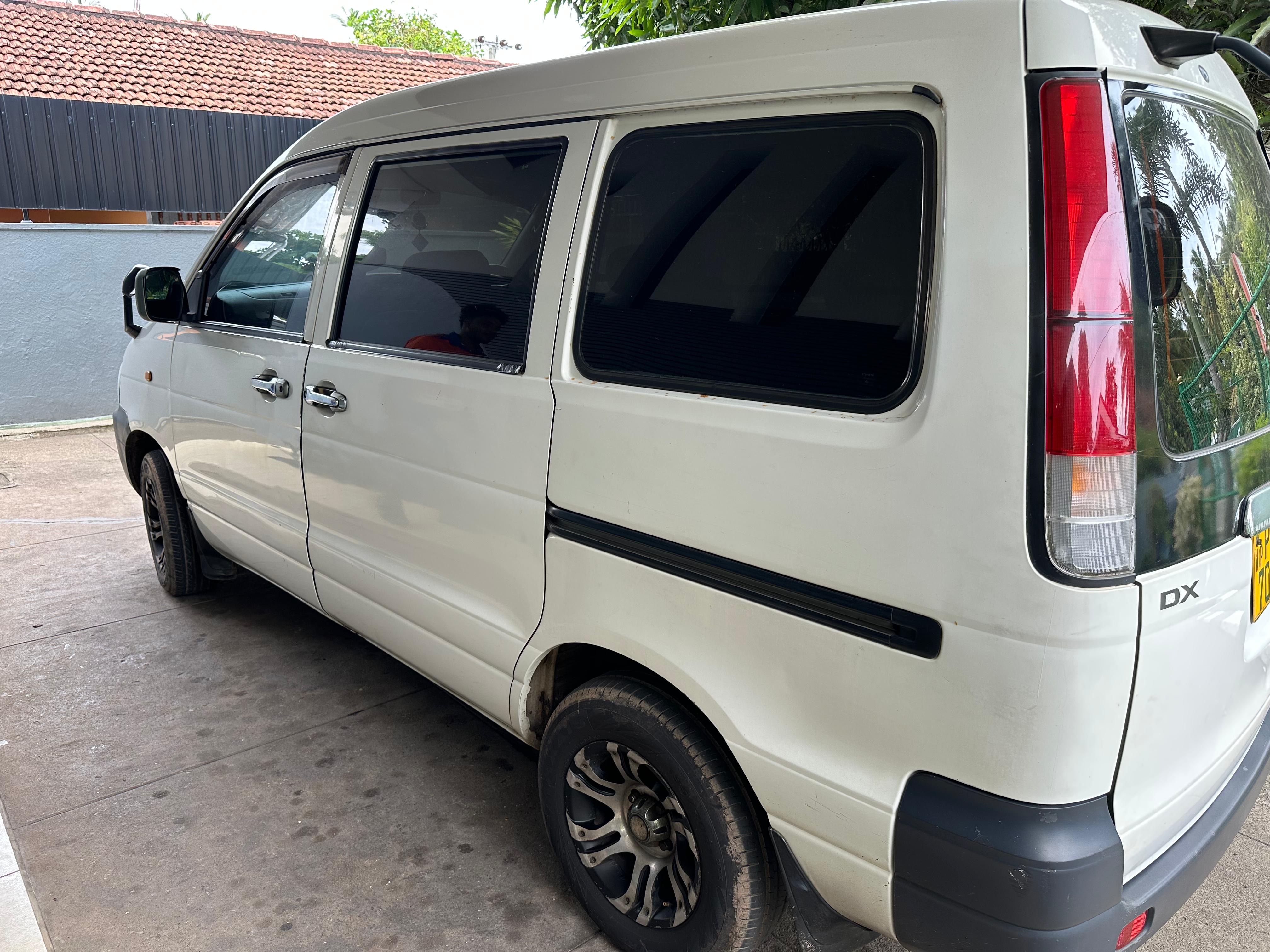 Toyota Noah 2007 - Used Van sale in Sri Lanka - patpat.lk