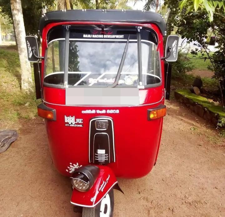 Bajaj 2 stroke 2004 - Reconditioned Three wheeler sale in Sri Lanka - patpat.lk