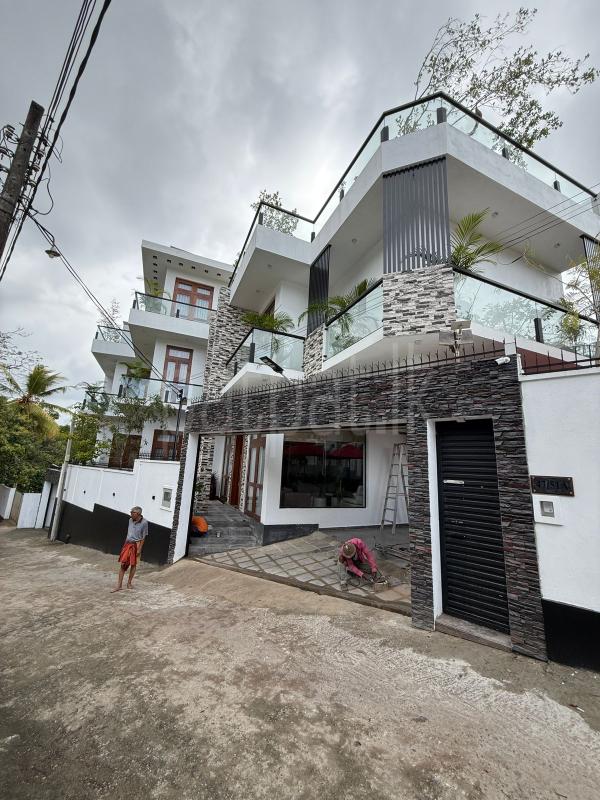 House for Sale in Battaramulla ads-image-1