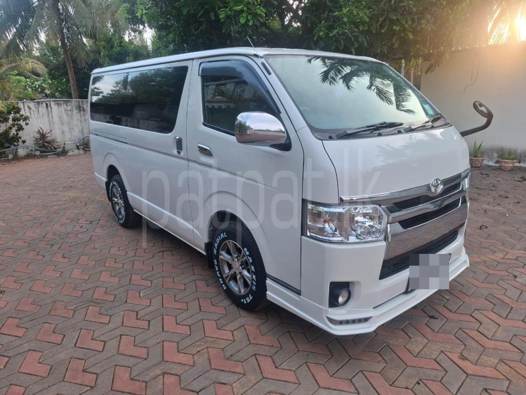 Toyota Hiace 2007 - பயன்படுத்தப்பட்டது வேன் sale in Sri Lanka - patpat.lk
